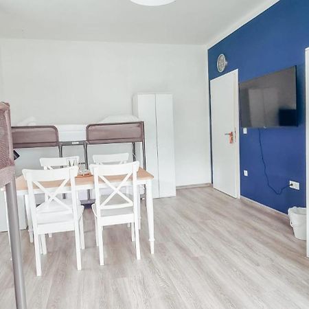 Sechsbettzimmer "Blau" In Zentraler Lage Brema Exterior foto